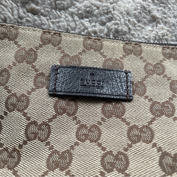Gucci Cream and Brown Messenger Bag with Signature GG Pattern - Picture 7 of 13